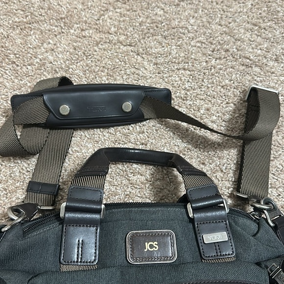 TUMI - Picture 9 of 10